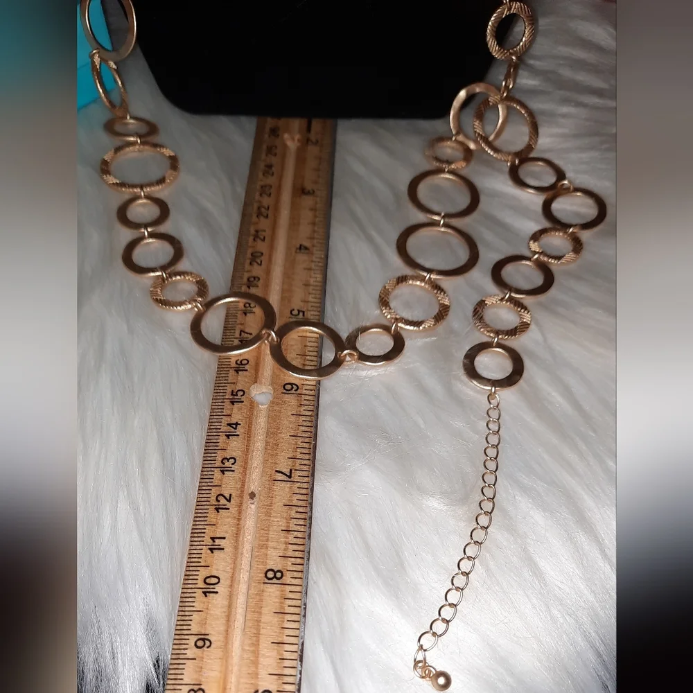 Necklace/belt goldtone hammered textured open circle adjustable length